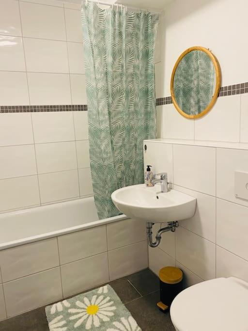 Nice And Calm Apartment In Duesseldorf Εξωτερικό φωτογραφία